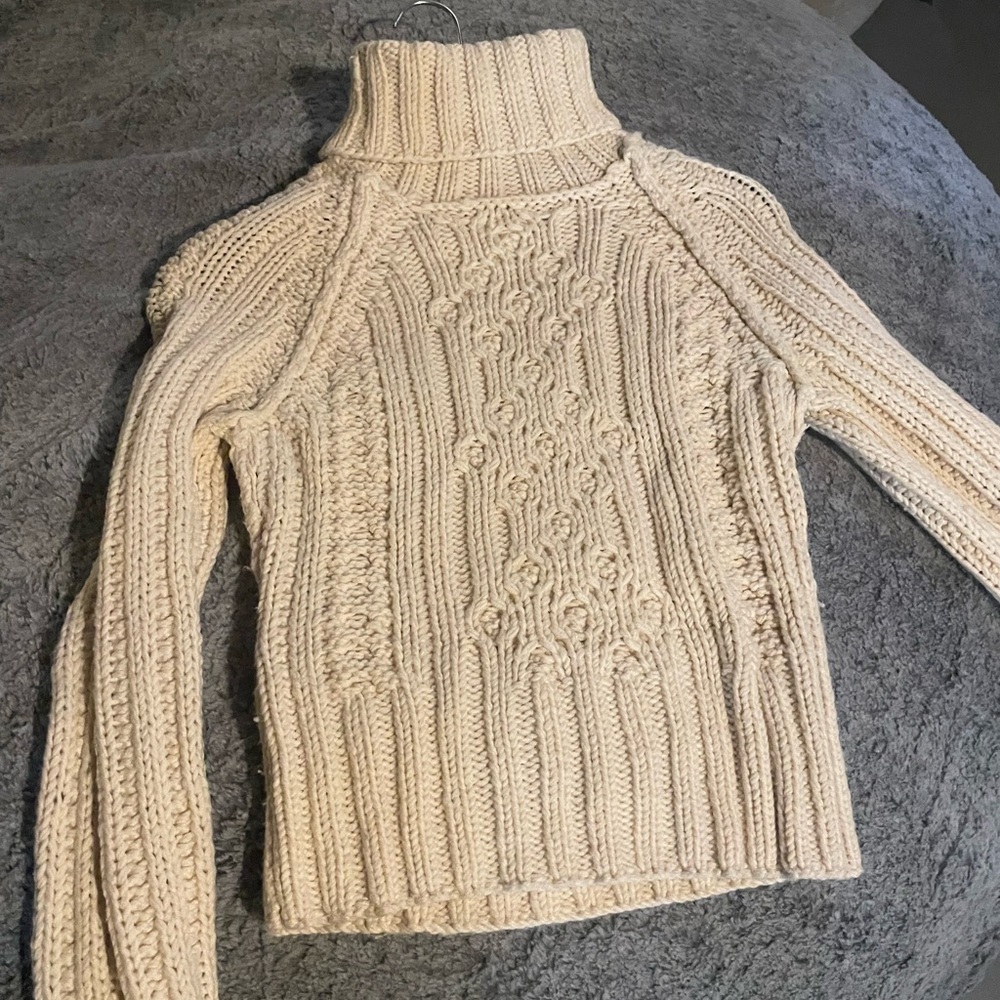 Express wool sweater- crop length